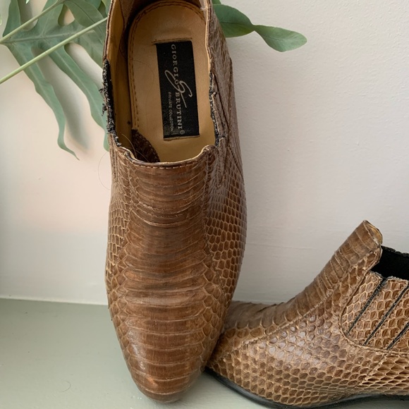 Giorgio Brutini Snakeskin ankle boot. - Picture 2 of 3